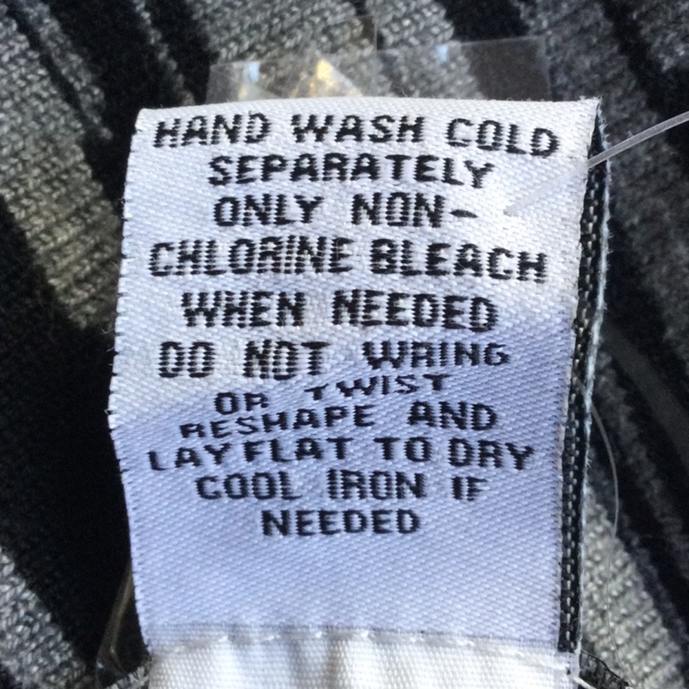 Carmen Marc Valvo Sweater Knit Skirt NWT Size M - Picture 4 of 4